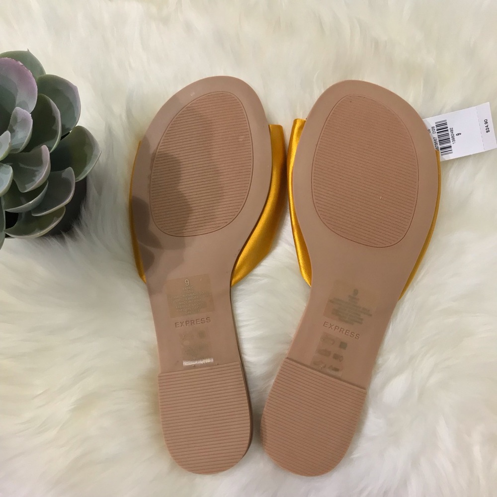 Express Size 9 Slippers - Picture 3 of 3